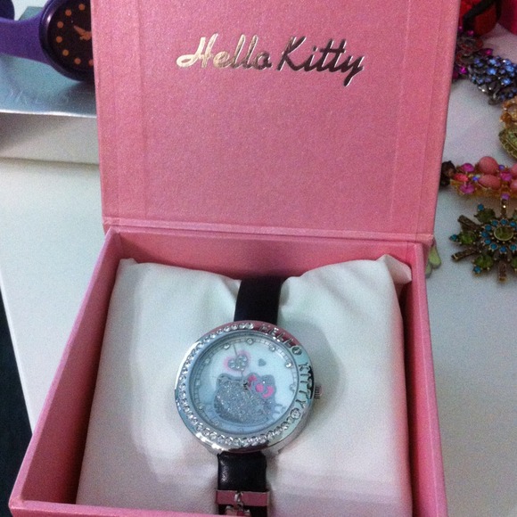*BUNDLED* Bling Hello Kitty Watch - Picture 4 of 4