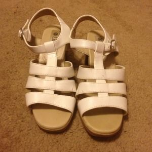 Liz Cole white summer shoes