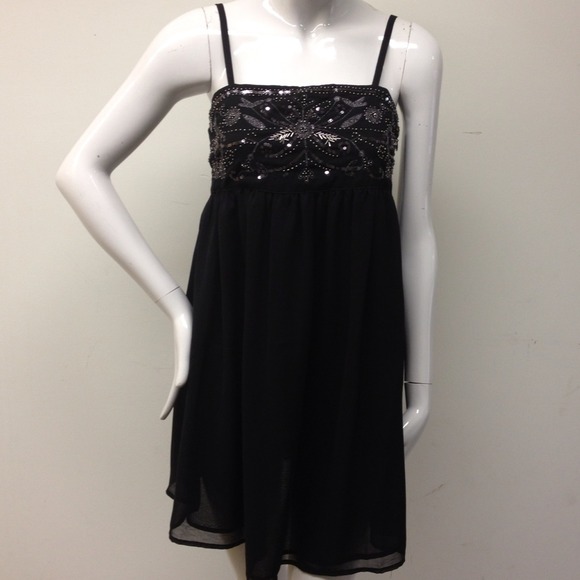 *Reduced* Beautiful Embroidered Strap Dress