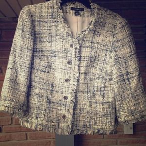 Tweed 3/4 length sleeved jacket