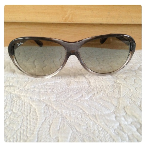 ⚠️SOLD✋ Authentic Ray-Ban Sun Glasses
