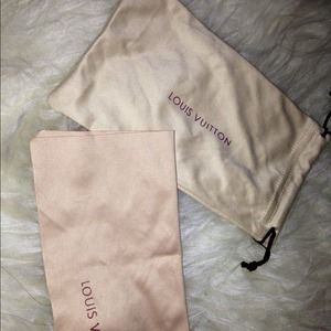 Protector/dust bag for glasses n cleaner