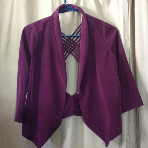 Open-back Cover with Strappy Detail - Picture 2 of 2