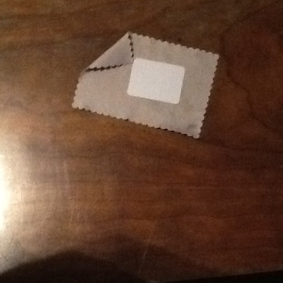 assorted iPhone chargers plus cleaning rag - Picture 3 of 4