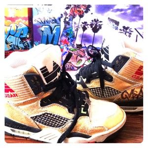 Rare LA GEAR gold high top kicks
