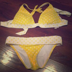 Victoria Secret bathing suit!Lg top, Sm bottoms