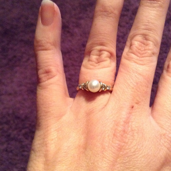 REDUCED****Pearl and Diamond Ring Sz 7.5