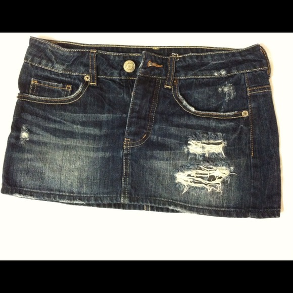 American eagle distressed skirt