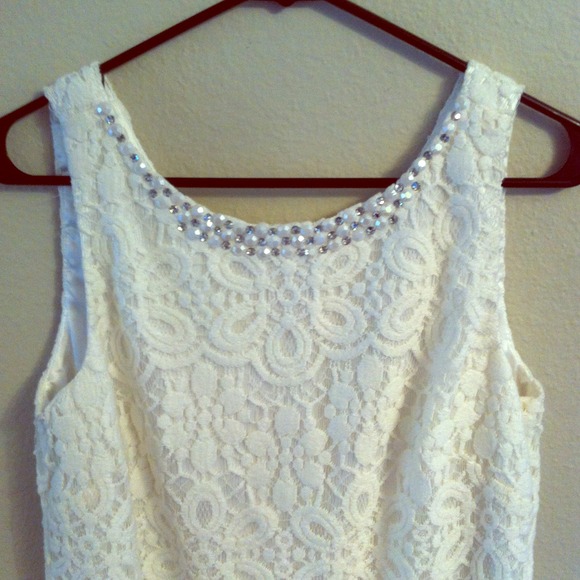 *SOLD* Stunning Lace Dress!!