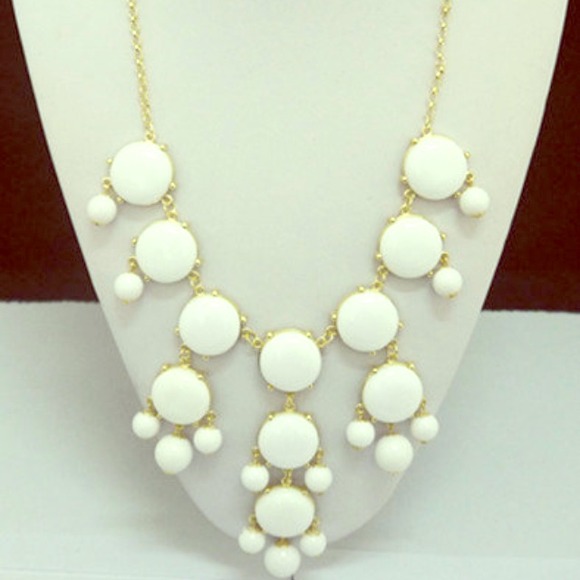 🚫Reserved🚫White with gold accent bubble necklace