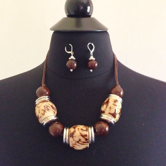 Necklace & Earrings set