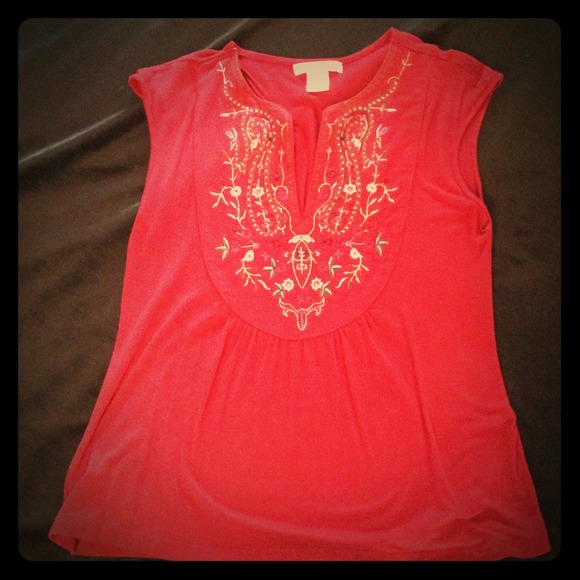 🔴Sold🔴Red embroidered tank