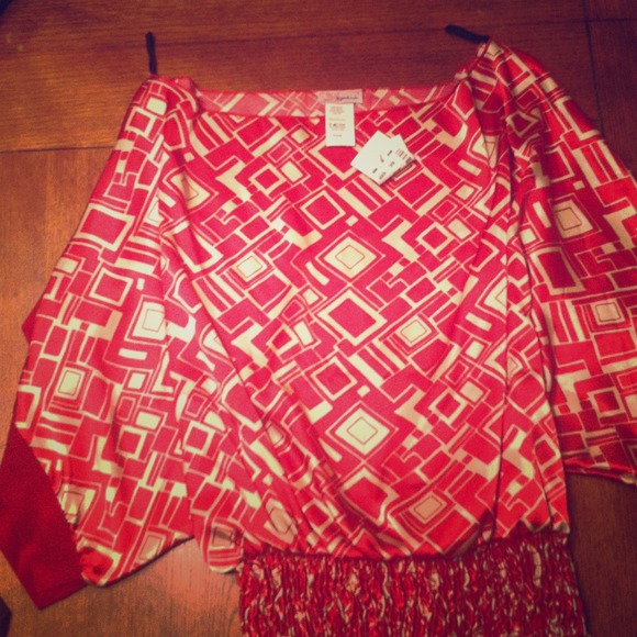 🔘Bundled🔗 Red & White Off Shoulder Top💋