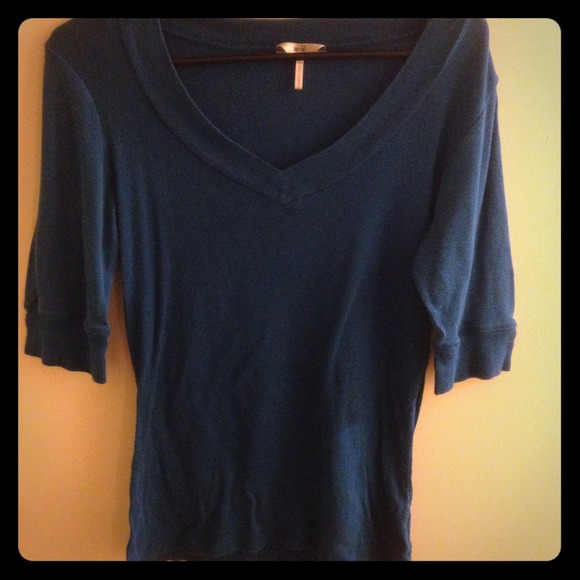 Teal 3/4 sleeve top.