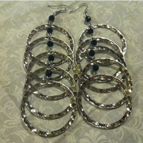 Jewelry - Silver toned Dangling earrings