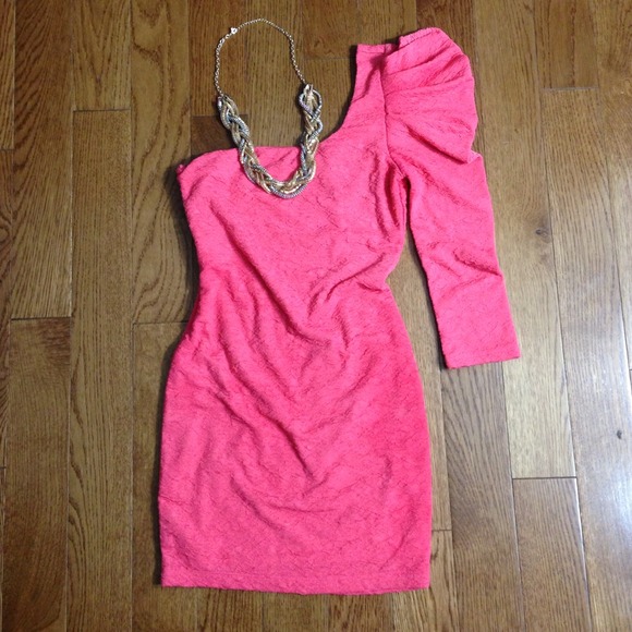 ⛔️SOLD⛔️Coral pink asymmetrical dress - Picture 2 of 3