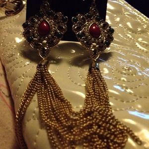 Antiques earring ..
