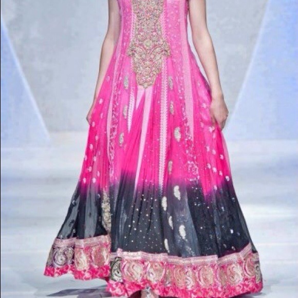 Pakistani gown - Picture 1 of 1