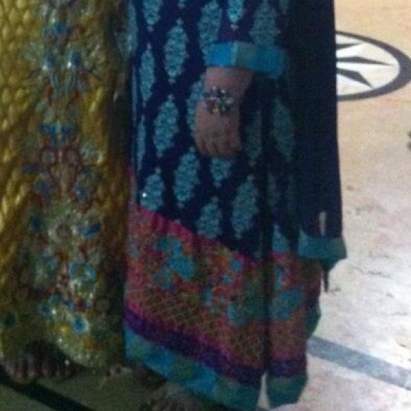 Pakistani dress - Picture 2 of 3