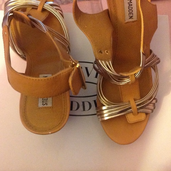 Steve Madden wedges - Picture 2 of 3