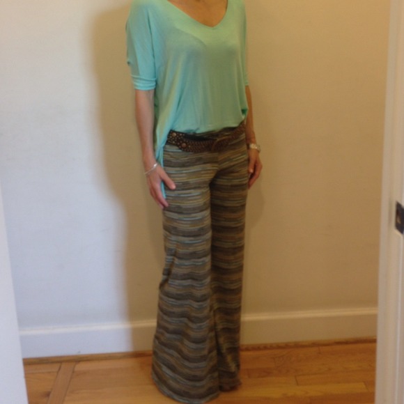 SOLD OUT - Picture 3 of 4