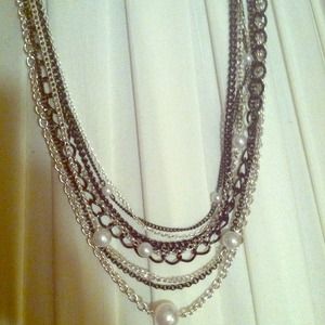 Black & white layered necklace with pearls