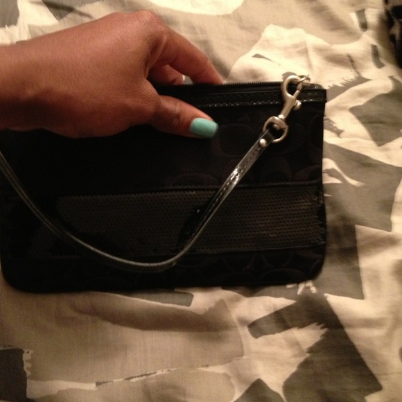 Wristlet - Picture 3 of 4