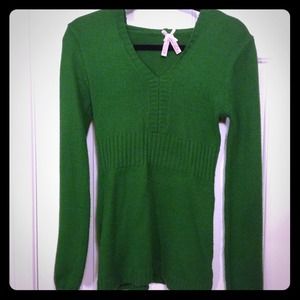 Green hooded sweater tunic
