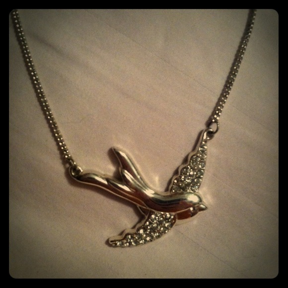 Sparrow necklace
