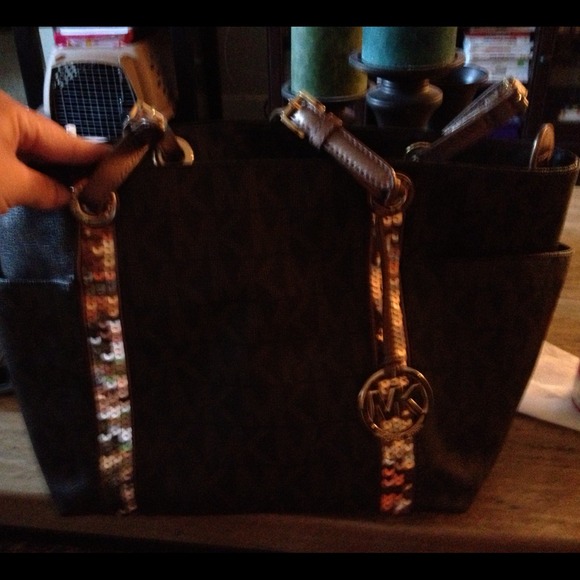 Michael Kors east to west tote