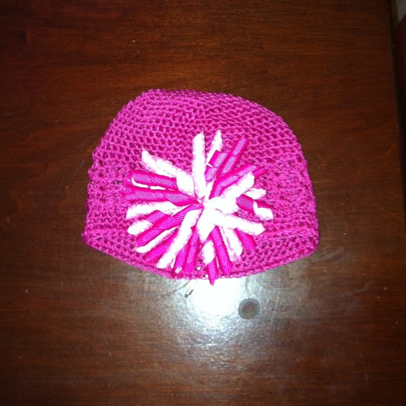 🎀Traded🎀Newborn crochet hat with hair clip