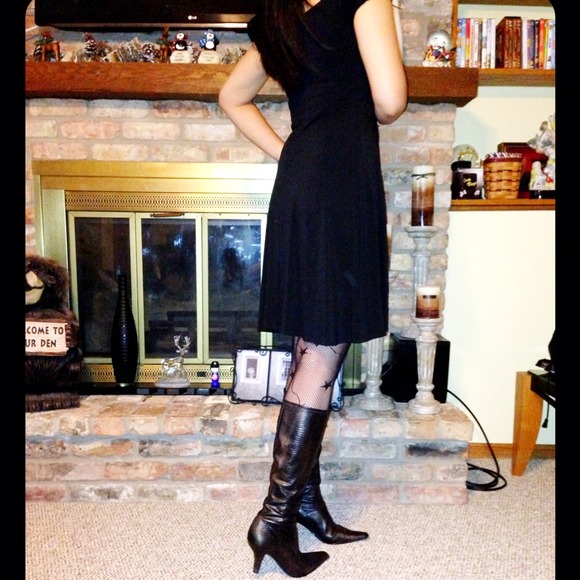 ๐ดSALE๐ดLITTLE black dress..Simple and very cute - Picture 2 of 4