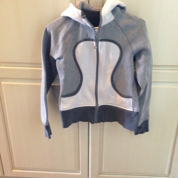Lululemon sweatshirt