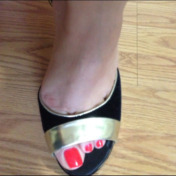 Shoes - Picture 2 of 3