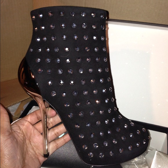 giuseppe zanotti not for sale just sharing
