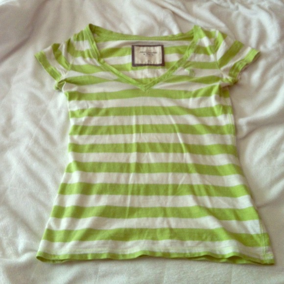 ❌SOLD!! Abercrombie tee❌