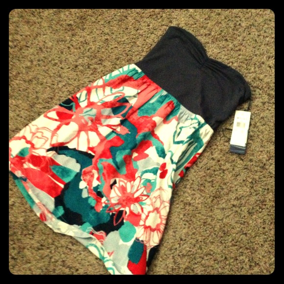 ❌Sold❌Adorable strapless Roxy dress...NWT!!!
