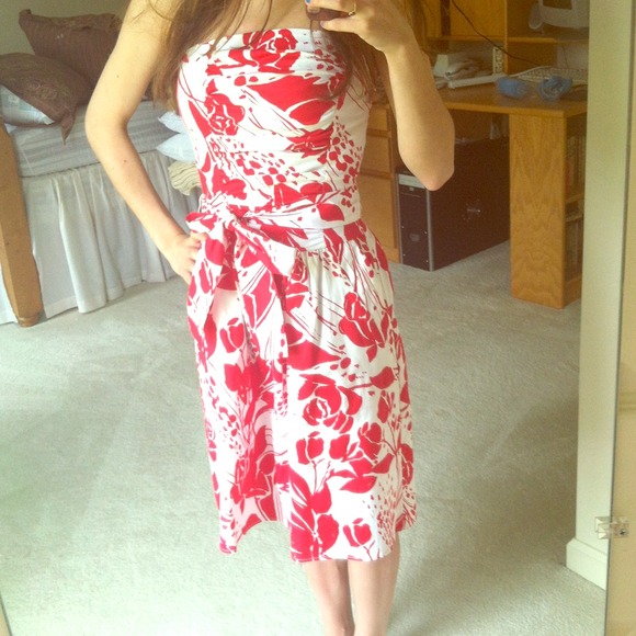 Ruby Rox Dresses & Skirts - ❌SOLD❌ strapless red and white flower sundress