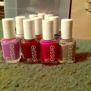 Bundle Essie Polishes