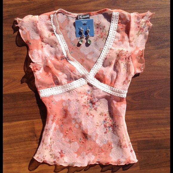 Delicate Shear Floral Top With Lace
