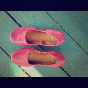 Lucky Brand fuschia ballet flat