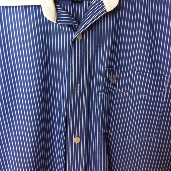 Mens AE pinstripe button up top! - Picture 3 of 3