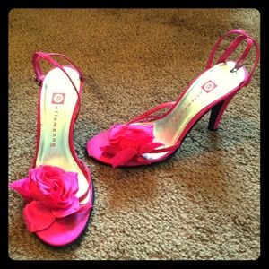 Hot Pink, Flower Detail "ellemenno" Heels