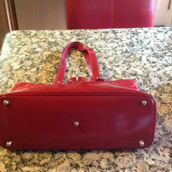 🎊🎉🌺🎊SOLD-🌺🌺🌺🎉Authentic-Burberry Red Purse - Picture 2 of 4