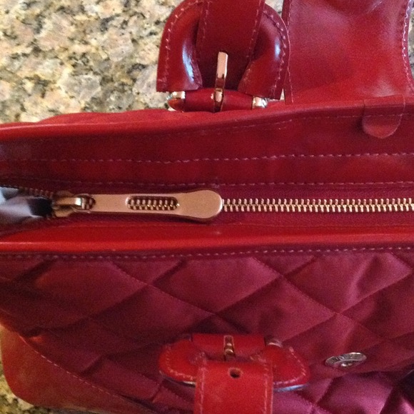 🎊🎉🌺🎊SOLD-🌺🌺🌺🎉Authentic-Burberry Red Purse - Picture 4 of 4