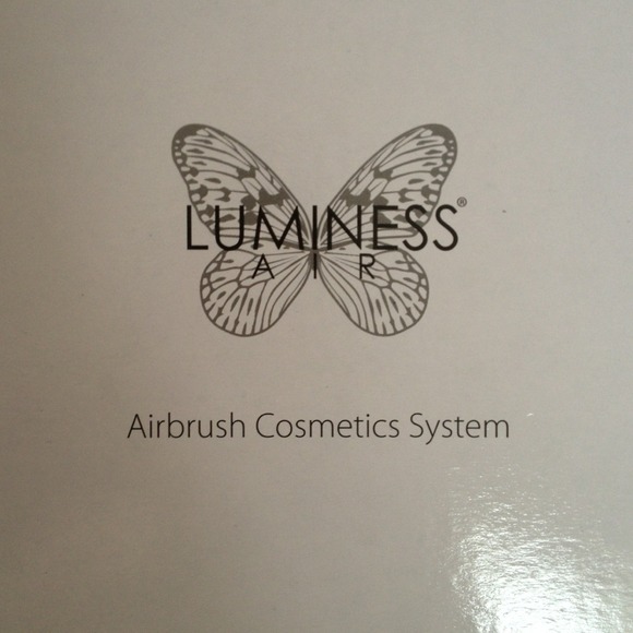 Luminess  airbrush cosmetics
