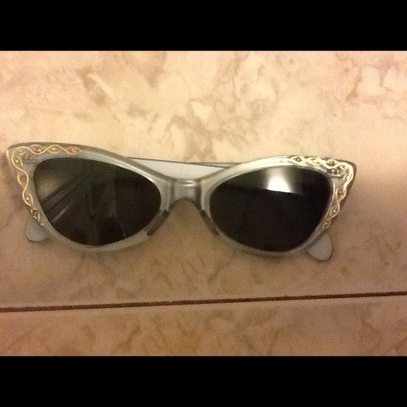 2XHOST PICK-Two pair of vintages sun glasses - Picture 3 of 4