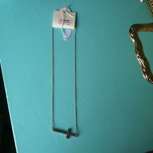 🚫🚫🚫SOLD🚫🚫🚫Cross necklace