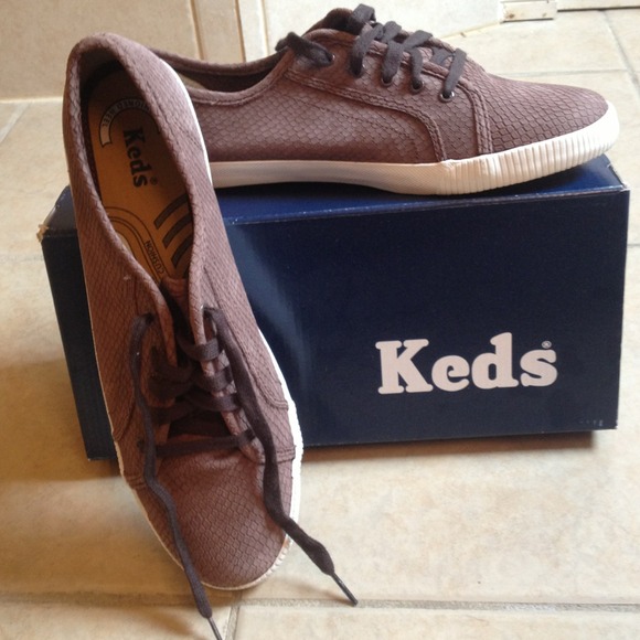 KEDS tennis shoes