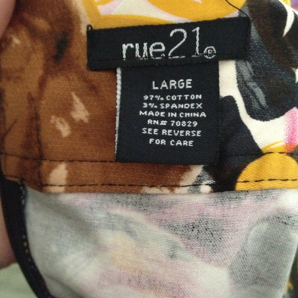 Rue21 floral printed mini skirt - Picture 3 of 4